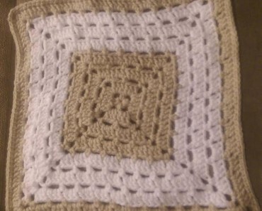 FREE – From The Middle Baby Blanket Top Pick Pattern (Crochet)